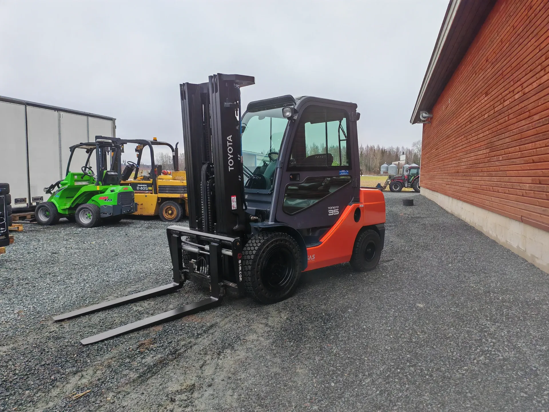 Toyota 02-8FDJF35 dieseltrukki vm. 2017 (vuokralla)