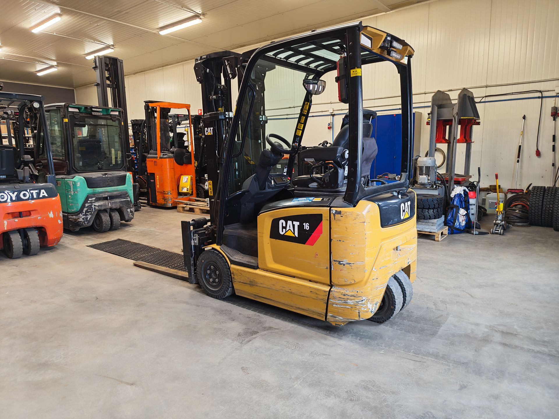 Cat EP16ACNT sähkötrukki vm. 2019 (tunnit vain 752 h)