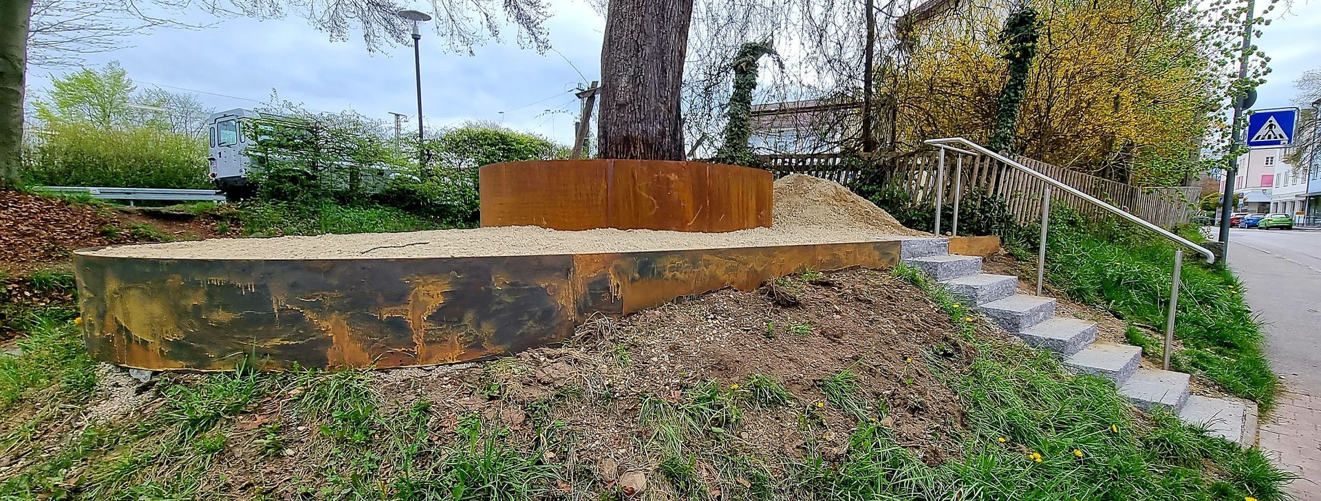 Cortenstahl Baumring als Garteneinfassung