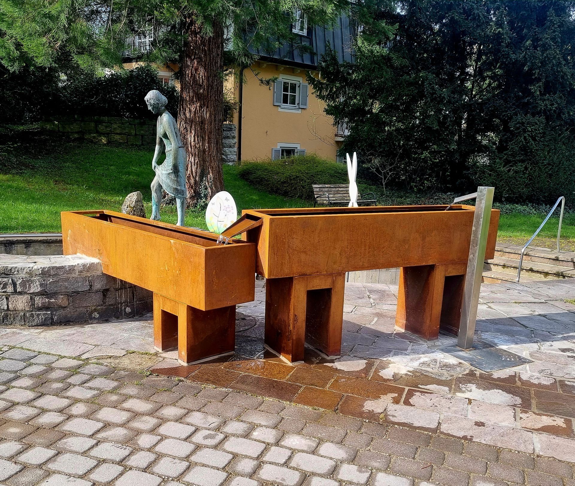 Cortenstahl Gartentisch – individuelle Metallbau Sonderanfertigung