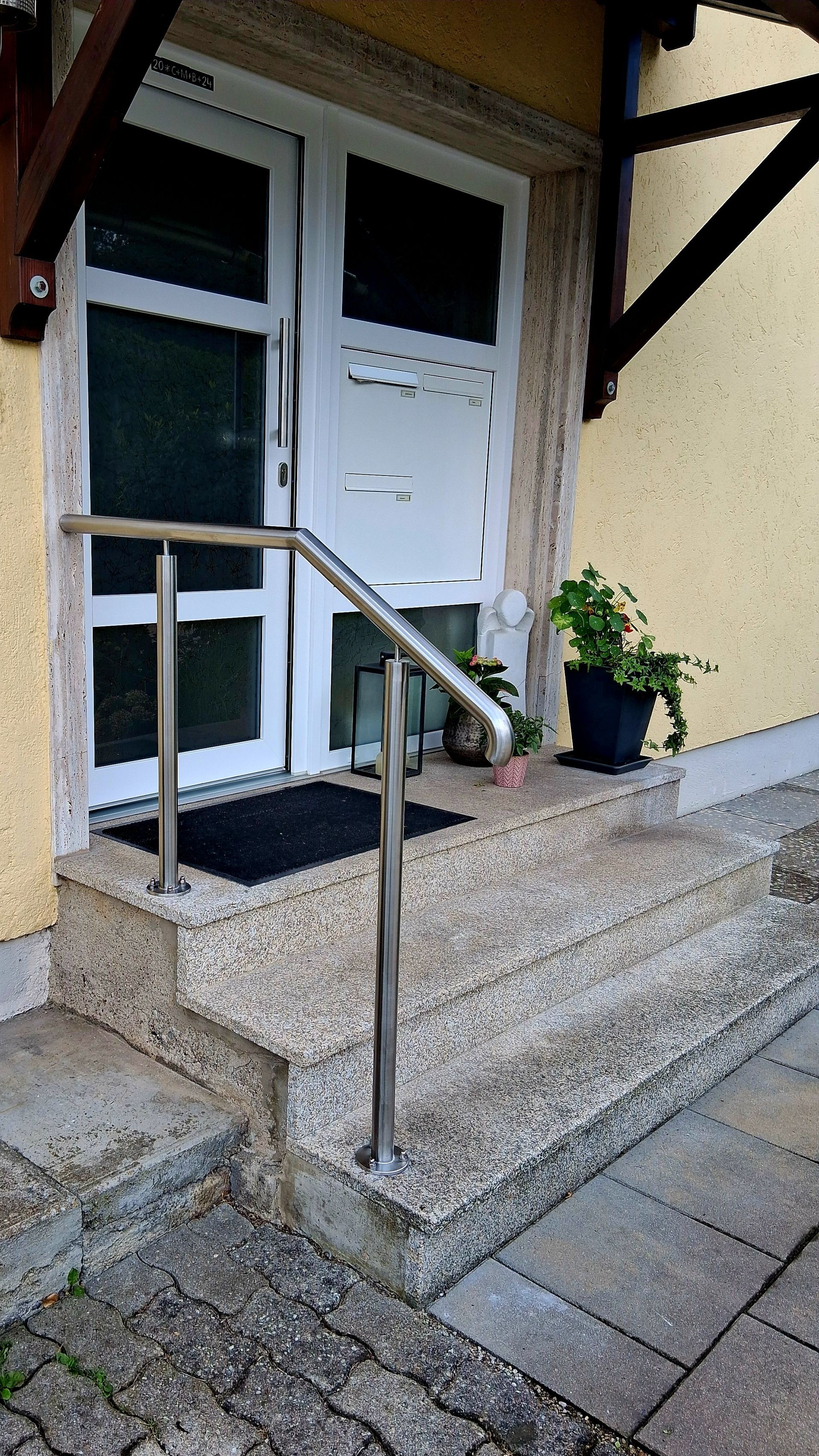 Edelstahl Treppengeländer am Hauseingang