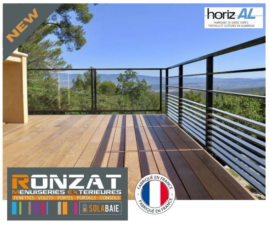 Terrasse en bois avec rambarde en métal noir donnant sur un paysage pittoresque, ornée des logos « horizAL » et « RONZAT ».