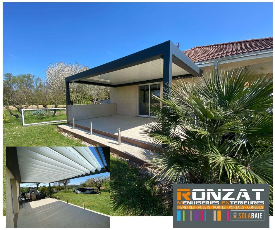 Pergola à toit ajustable sur une terrasse, journée ensoleillée. Logo : RONZAT.
