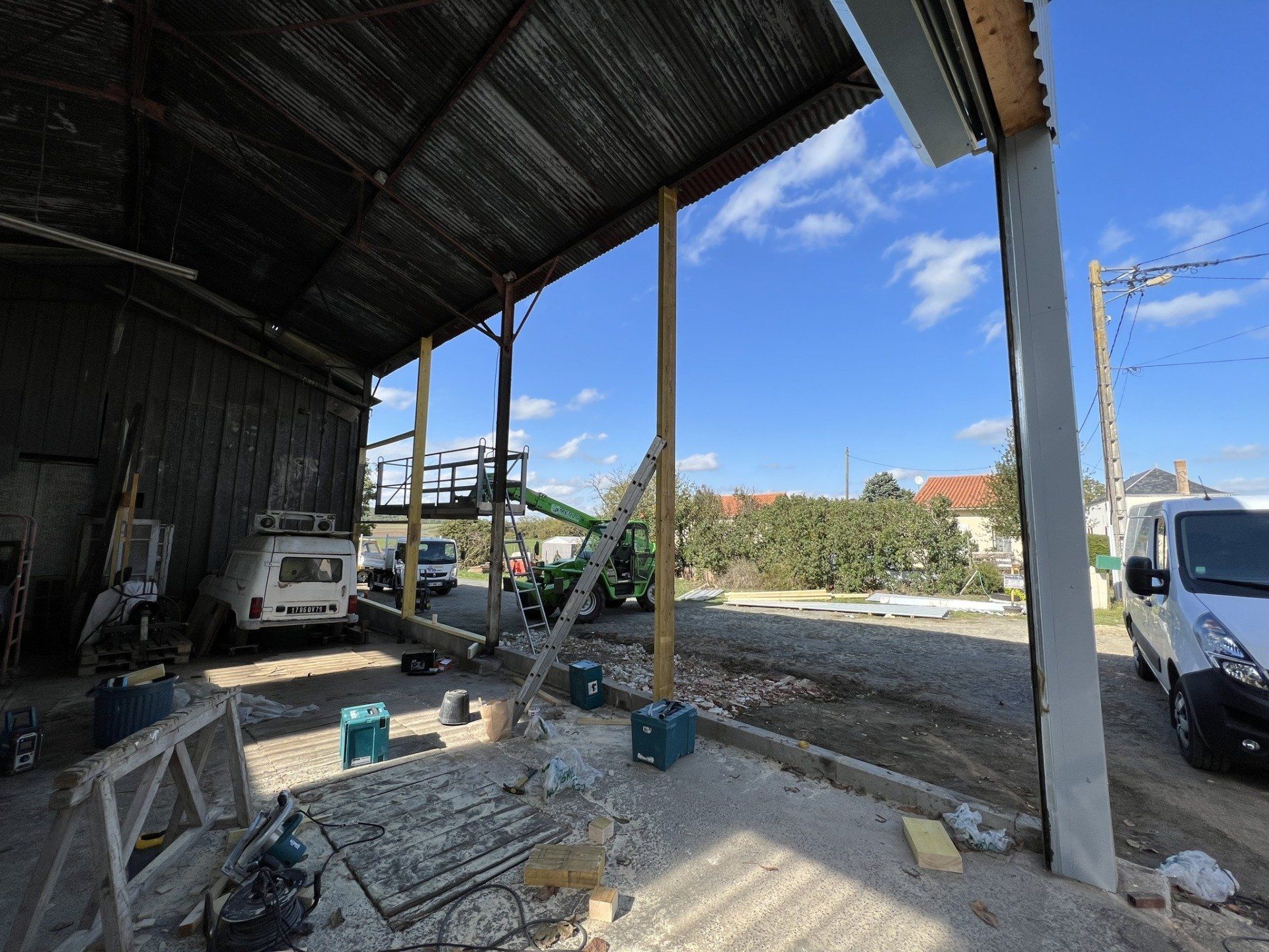 Chantier isolation hangar