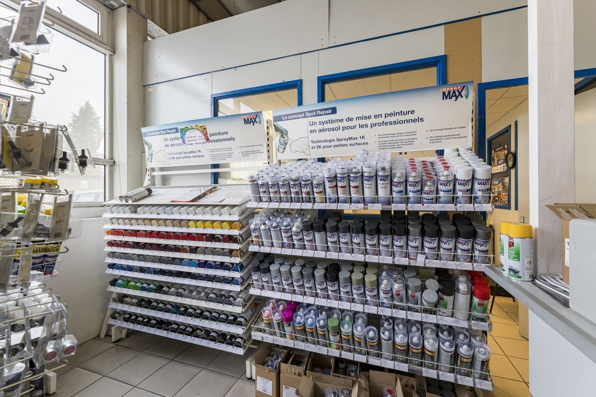 Assortiments de peintures proposées à la vente pour tous les véhicules.
