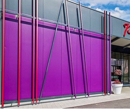 Sandwichprofile und Zierleisten im Werk lackiert