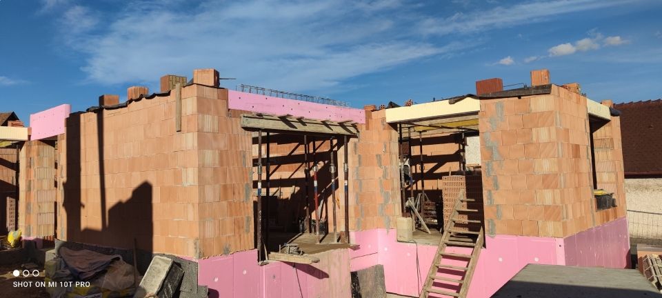 Haus wird gebaut, Arbeit der Keinert Baubetrieb GmbH & Co. KG