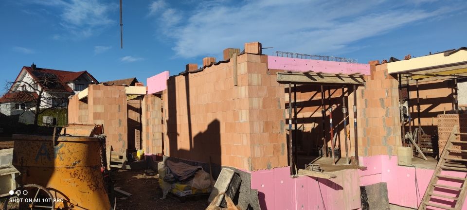 Haus wird gebaut, Arbeit der Keinert Baubetrieb GmbH & Co. KG