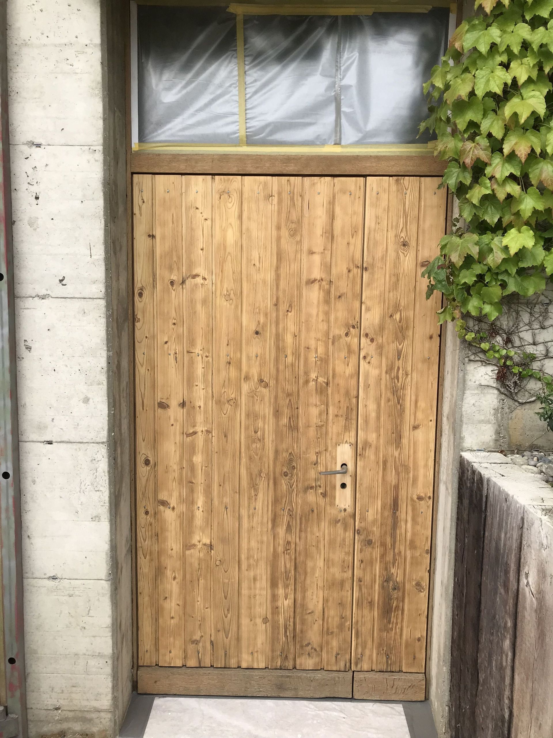 Schopftüre nach dem Sandstrahlen - Malergeschäft Richner