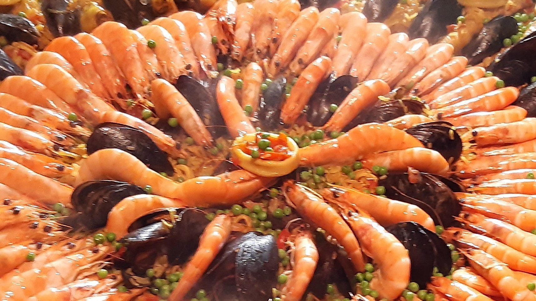 Plateau de paella zoom crevettes.