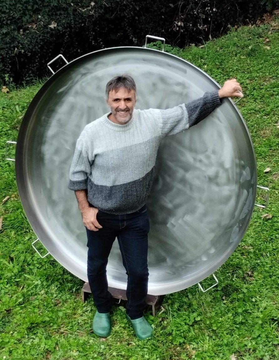 Paella Horacio et sa poele.