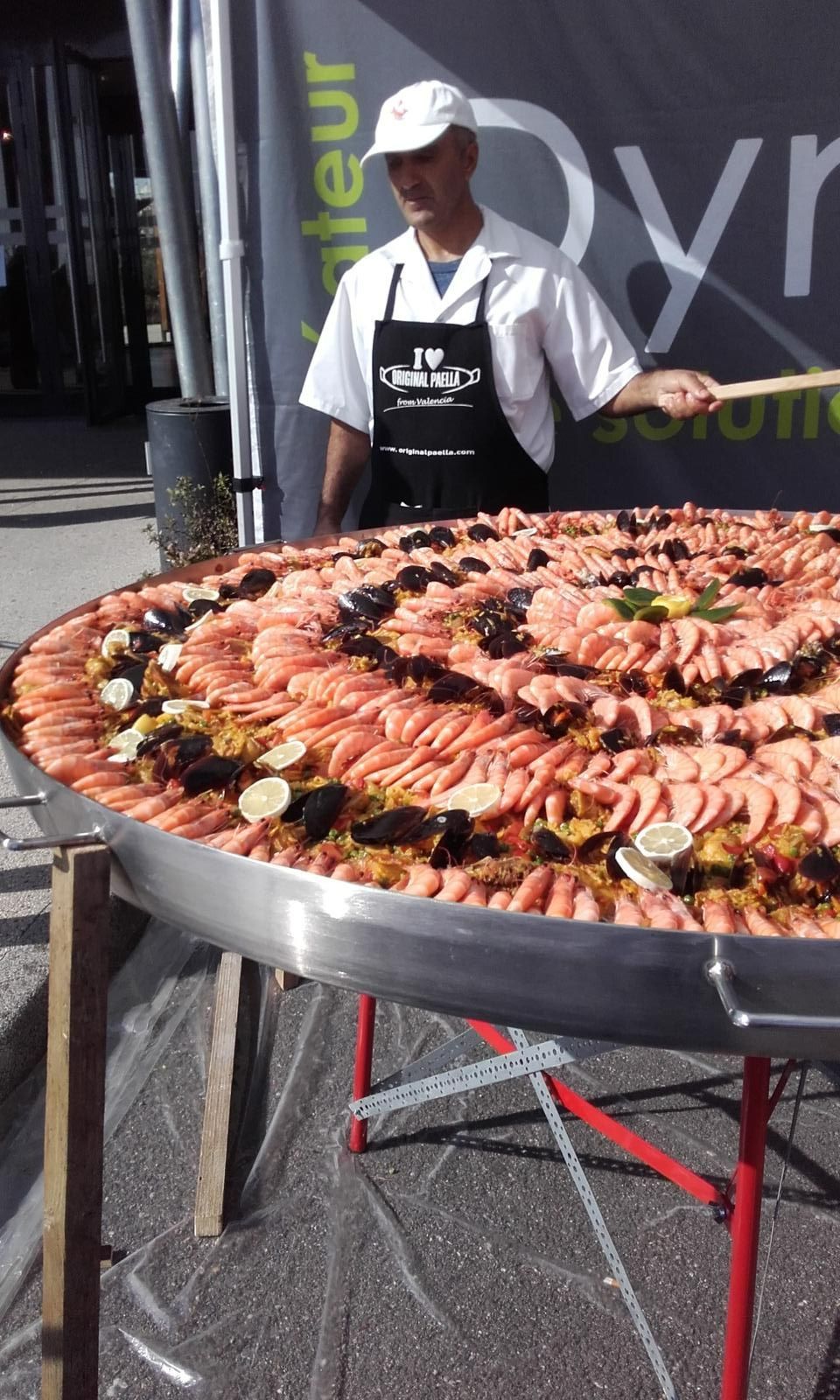 Plateau de paella avec M. Horacio