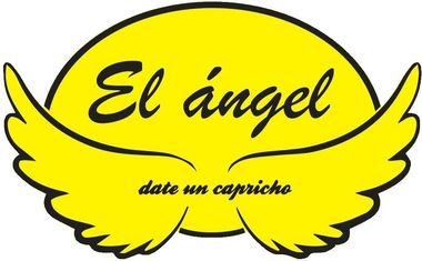 Logotipo amarillo con texto en cursiva negra &ldquo;El &aacute;ngel&rdquo; y texto m&aacute;s peque&ntilde;o &ldquo;date un capricho&rdquo; dentro de formas de alas.