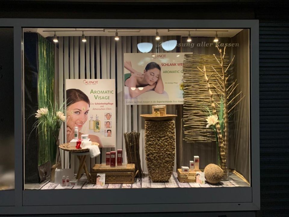 Schaufenster von Kosmetikinstitut für Sie und Ihn Barbara Wrobel