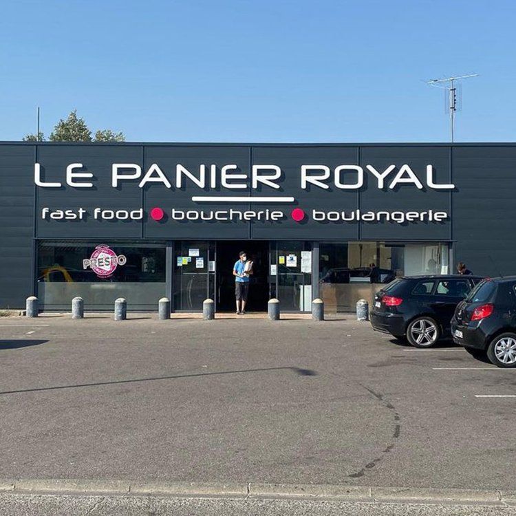 Façade de la boulangerie Panier Royal après rénovation Bollène