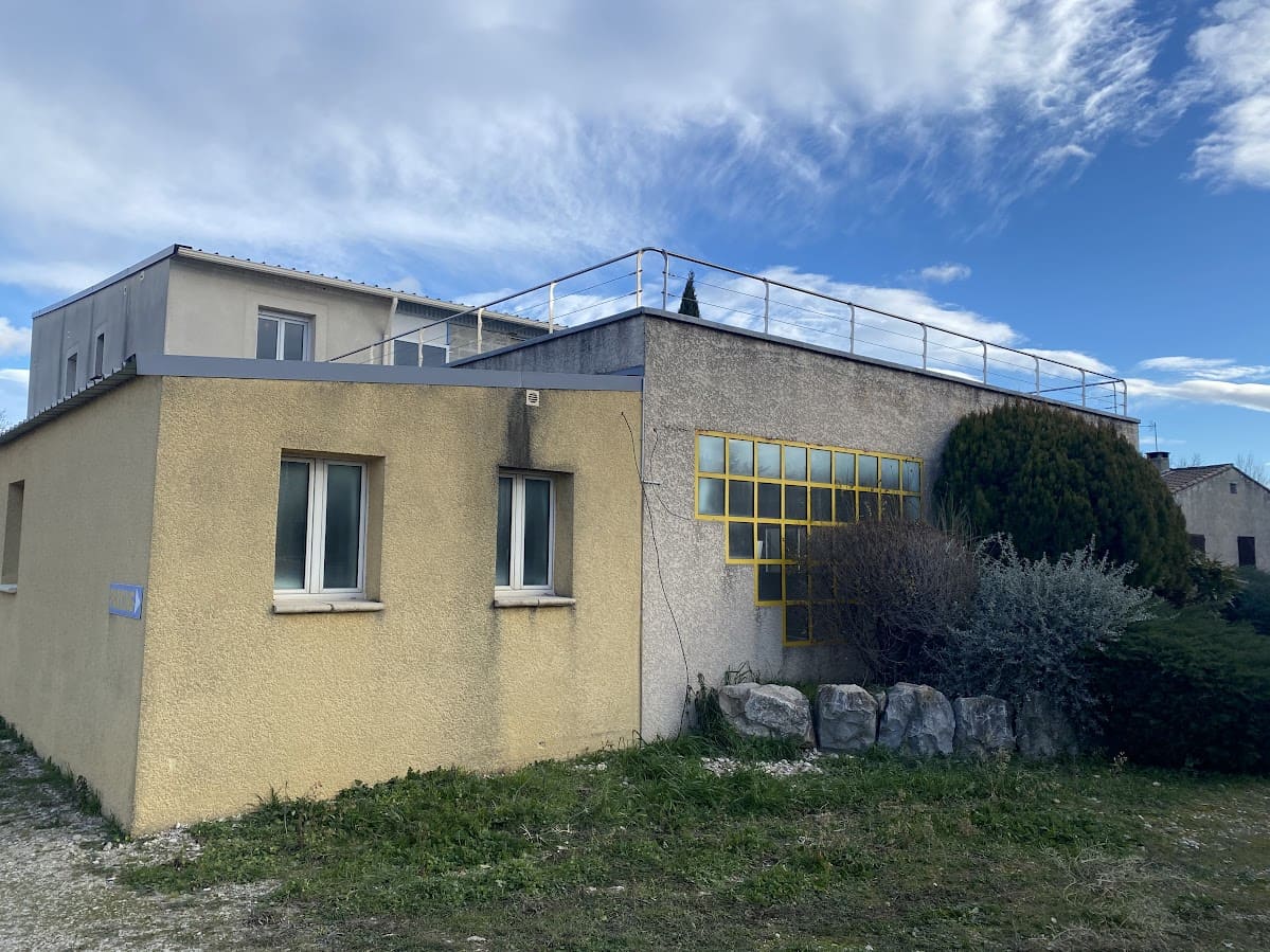 Bâtiment avant la pose de bardage