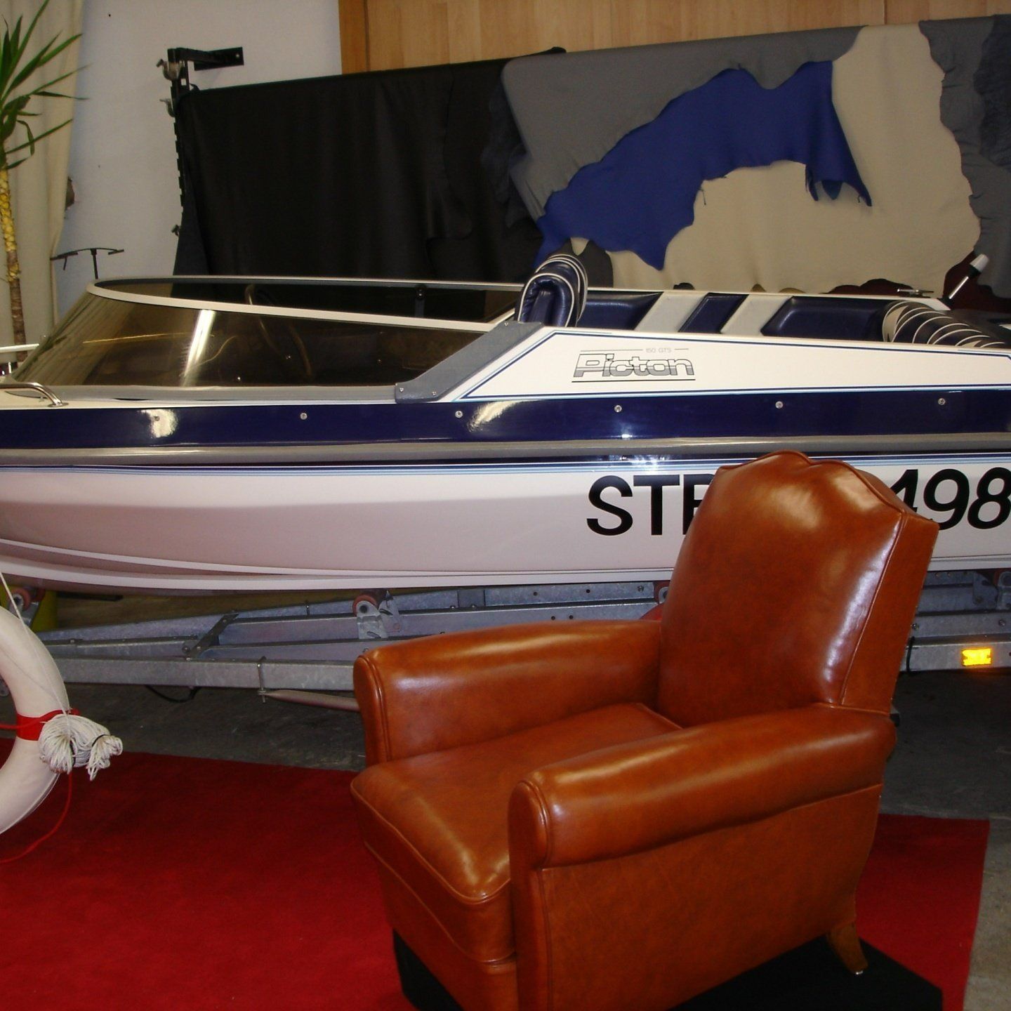 Sièges de bateaux avec coussins
