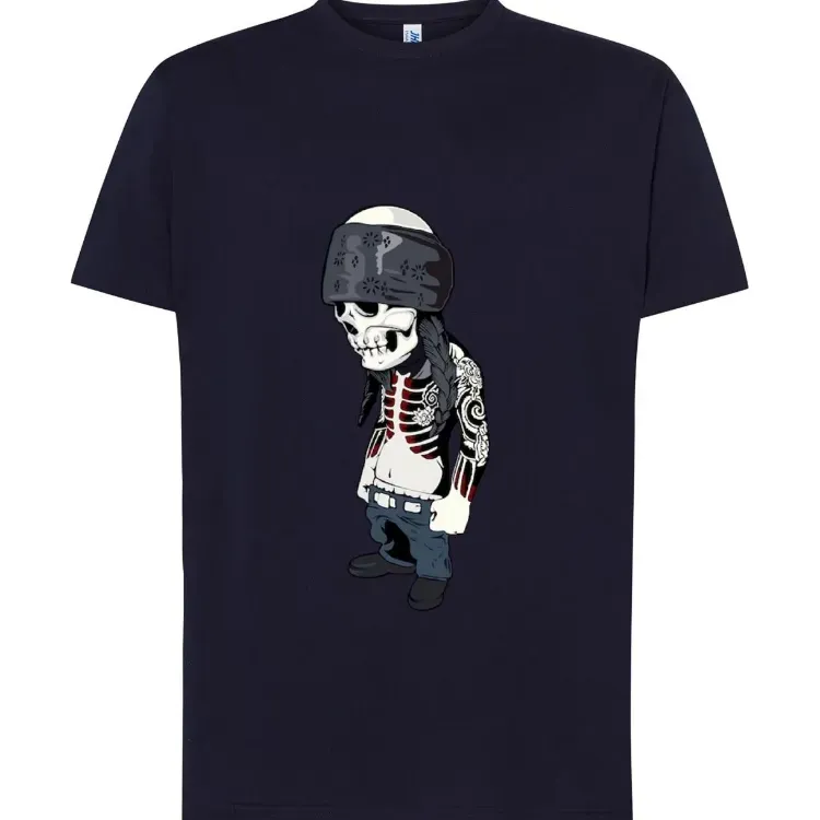 Camiseta negra con un esqueleto de dibujos animados con casco y chaqueta a rayas en la parte delantera.