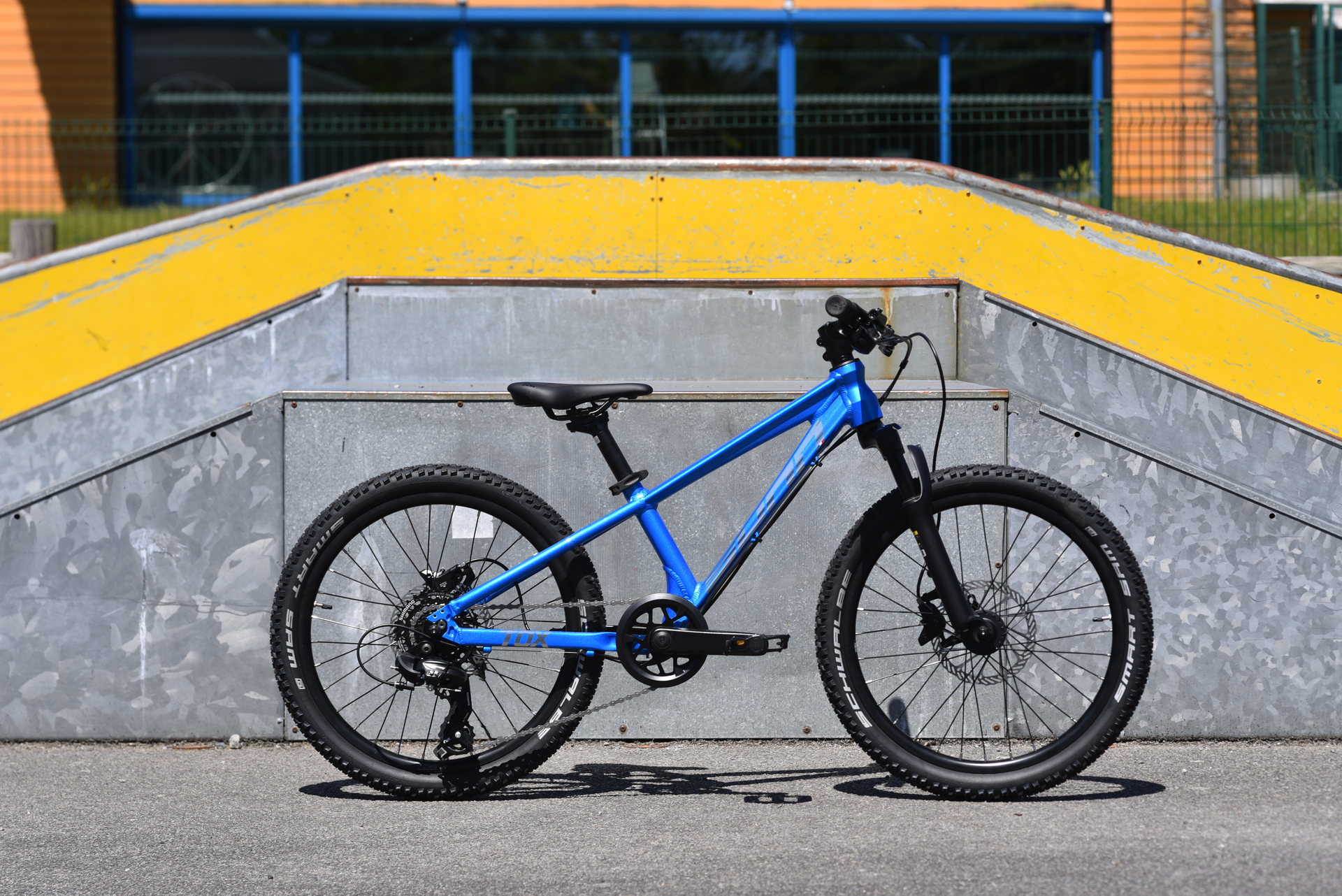 Un VTT bleu pour enfants