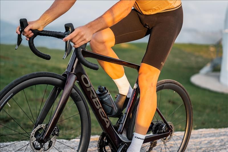 Un vélo de route de la marque Orbea