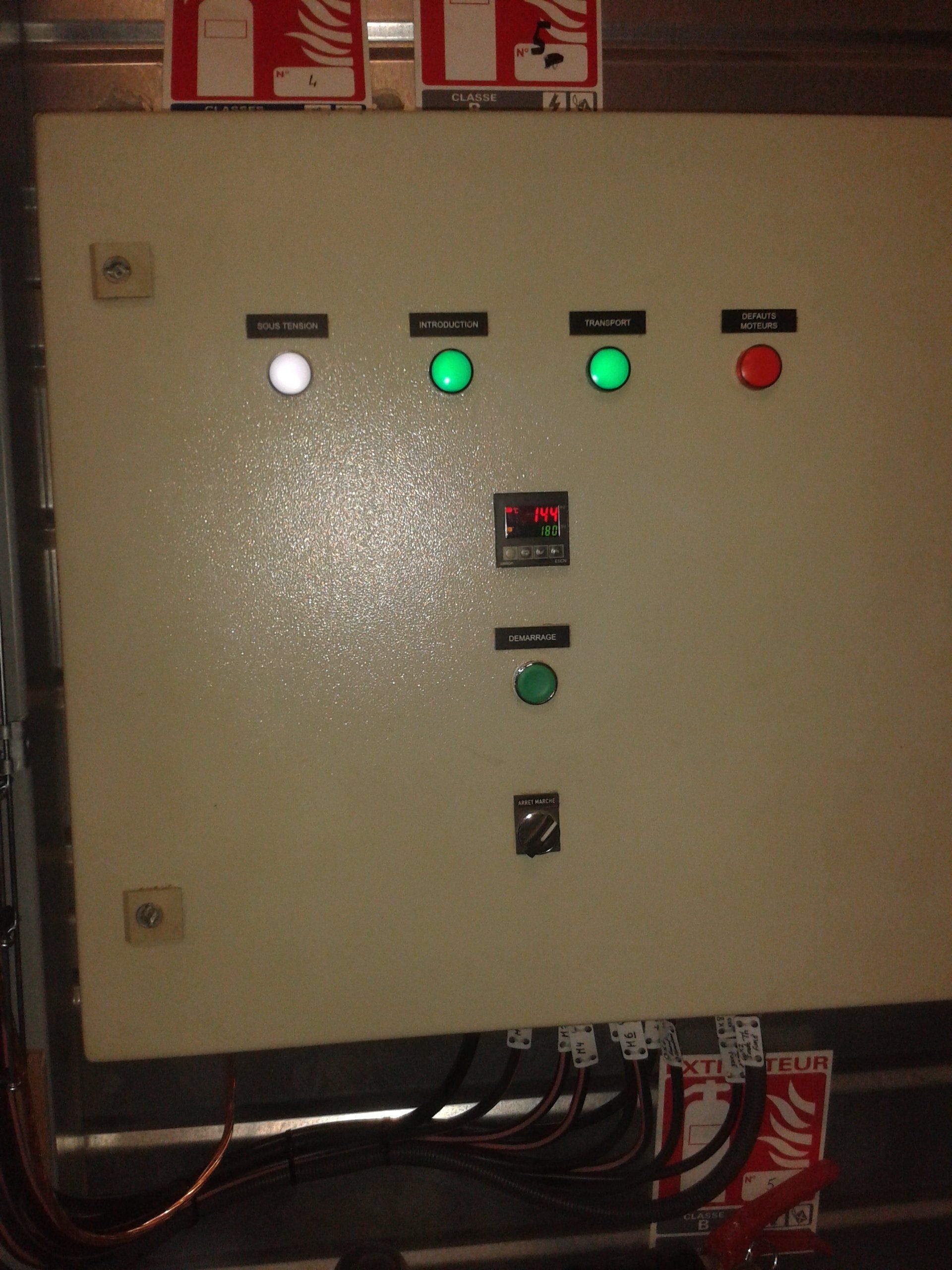 Pose d'armoire électrique TGBT