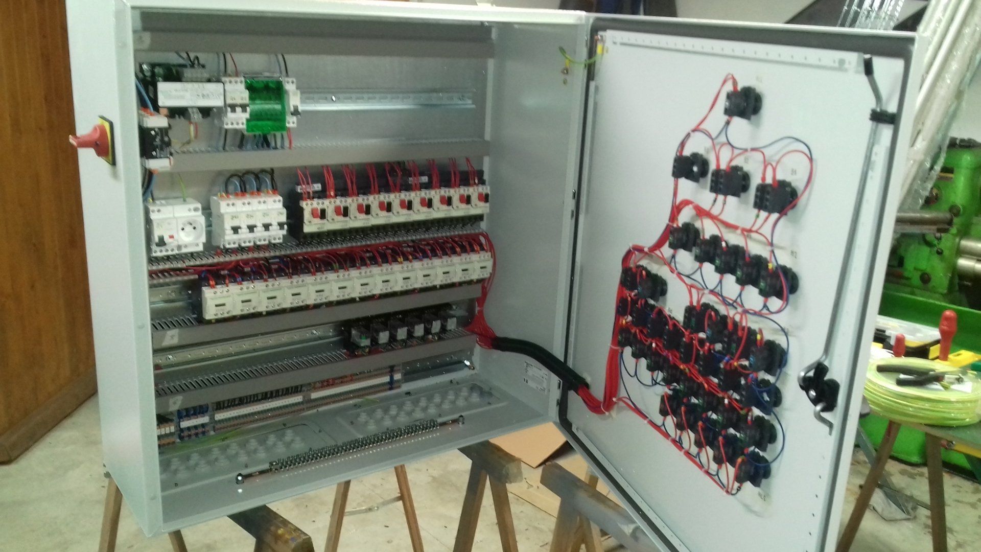 Installation et mise en marche d'armoire électrique