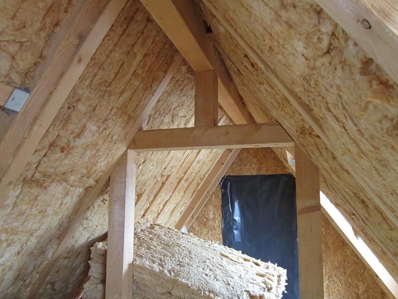 HB Holzbau Breymaier GmbH – Innenbereich eines Dachgeschosses vor Fertigstellung