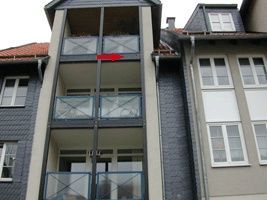 HB Holzbau Breymaier GmbH – mehrstöckige Hausfassade nach Modernisierung