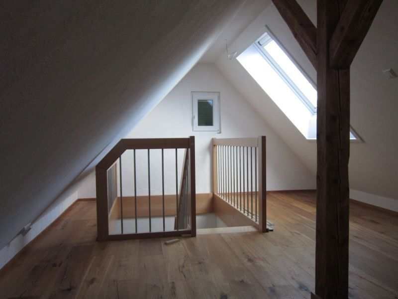 HB Holzbau Breymaier GmbH – Dachgeschoss mit Holztreppe