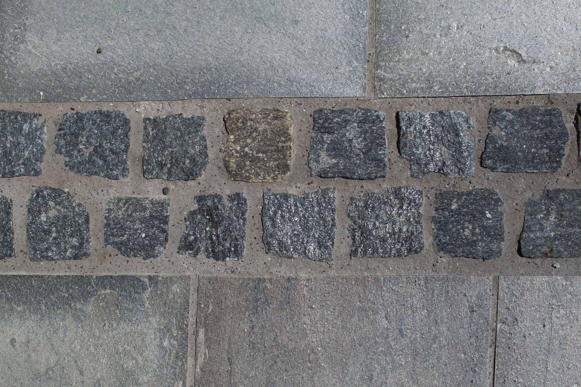 Wege_Platten5 - Schädeli Gartenbau