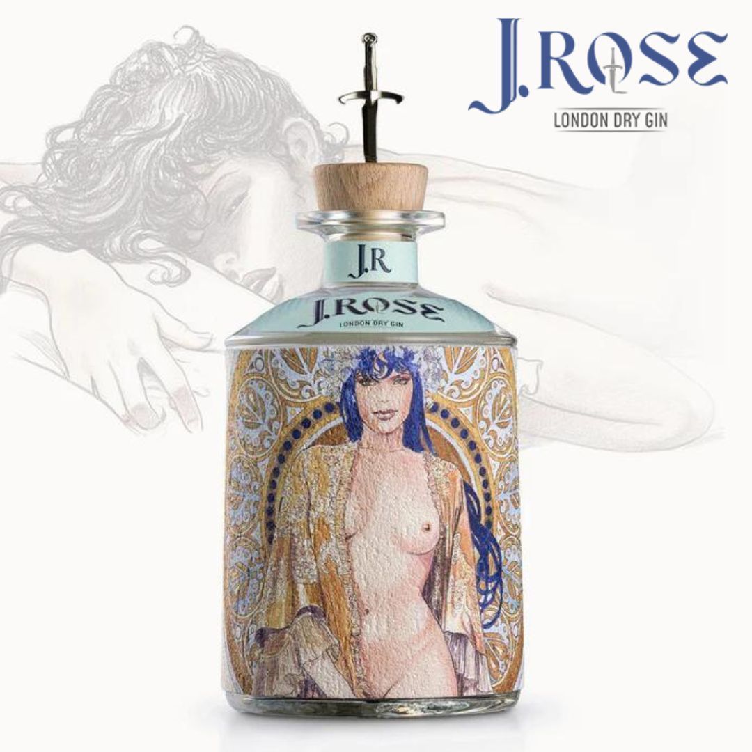Botella de ginebra J. Rose London Dry. La etiqueta presenta una ilustración de una mujer desnuda con cabello azul y detalles dorados.