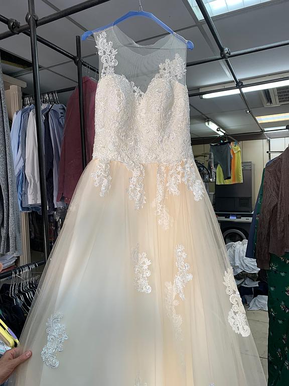 Nettoyage de robe de mariée