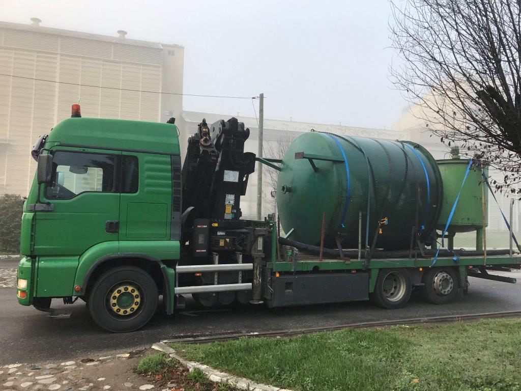 Camion plateau pour la charge lourde