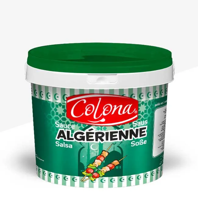 Seau de sauce algérienne Colona, ​​emballage vert et blanc.