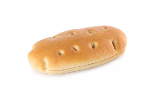 Petit rouleau couleur crème avec de petits trous sur le dessus, sur fond blanc.