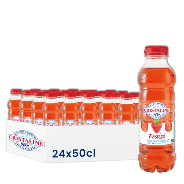 Un carton de 24 bouteilles d'eau Cristaline à la fraise, dont une posée au premier plan.