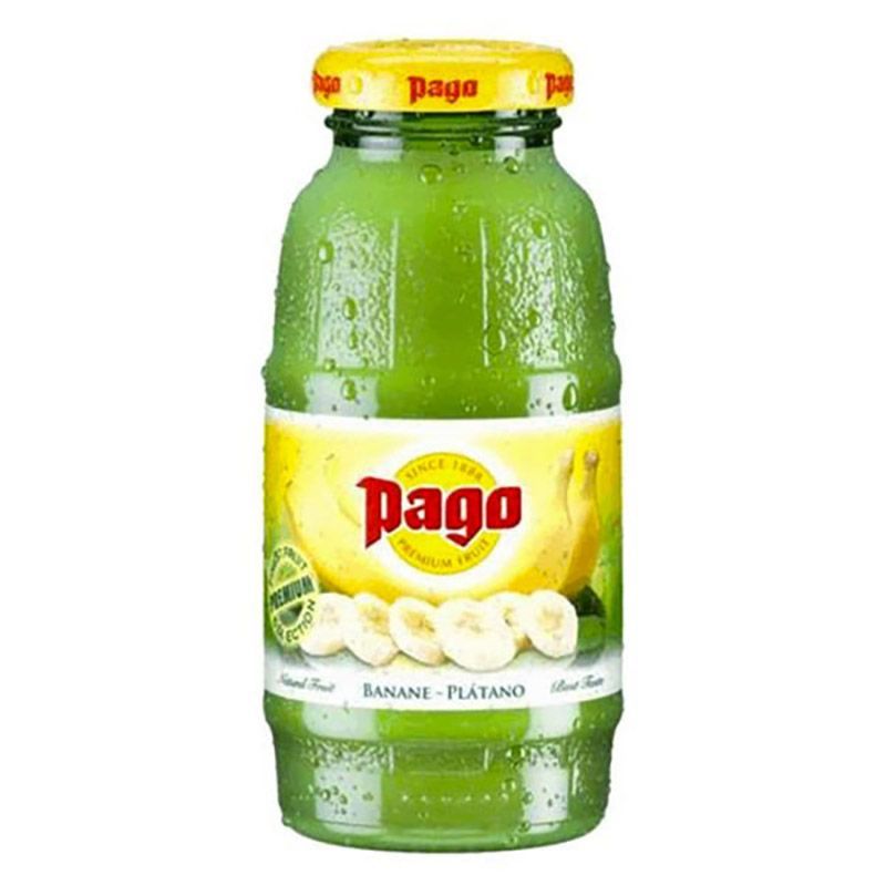 Bouteille de jus de banane Pago, liquide vert, étiquette jaune avec des tranches de banane et bouchon jaune.