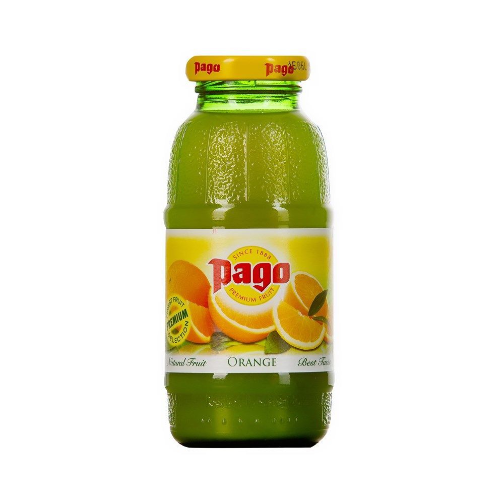 Bouteille de jus d'orange Pago, verre vert, étiquette jaune ornée d'illustrations d'oranges.