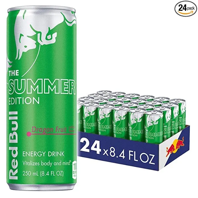 Une canette de Red Bull Summer Edition Fruit du Dragon et un pack de 24, vertes et blanches.