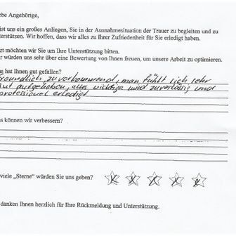 Kundenfeedbackformular mit handschriftlichem Text und einer Sternebewertung.