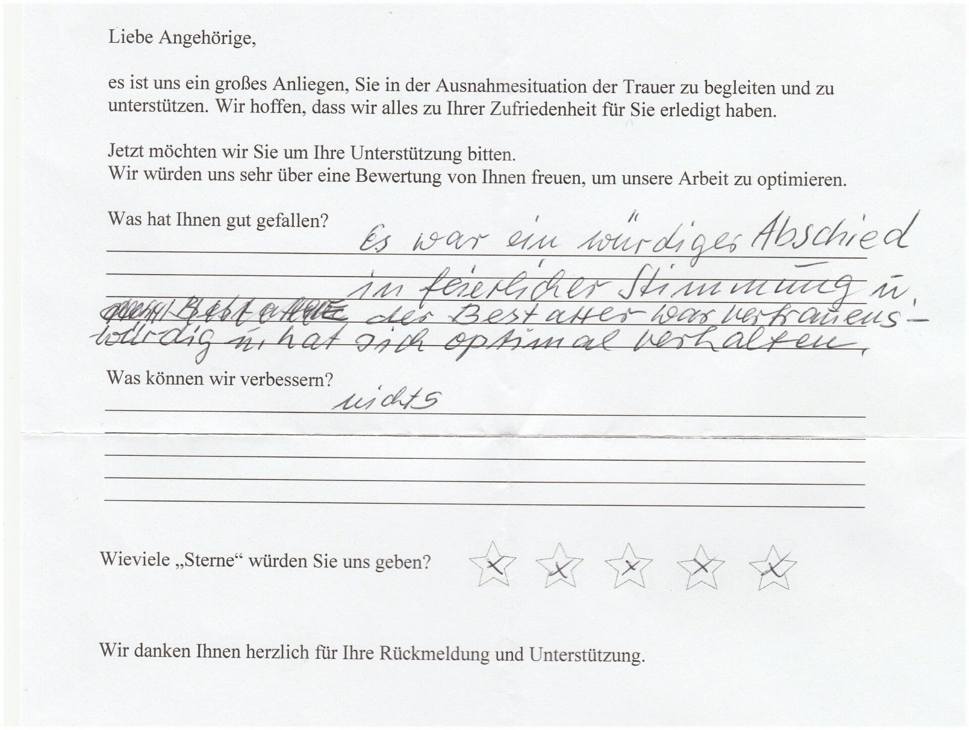 Handschriftliches Kundenfeedback zu einer Umfrage mit positiven Kommentaren und 4-Sterne-Bewertung.