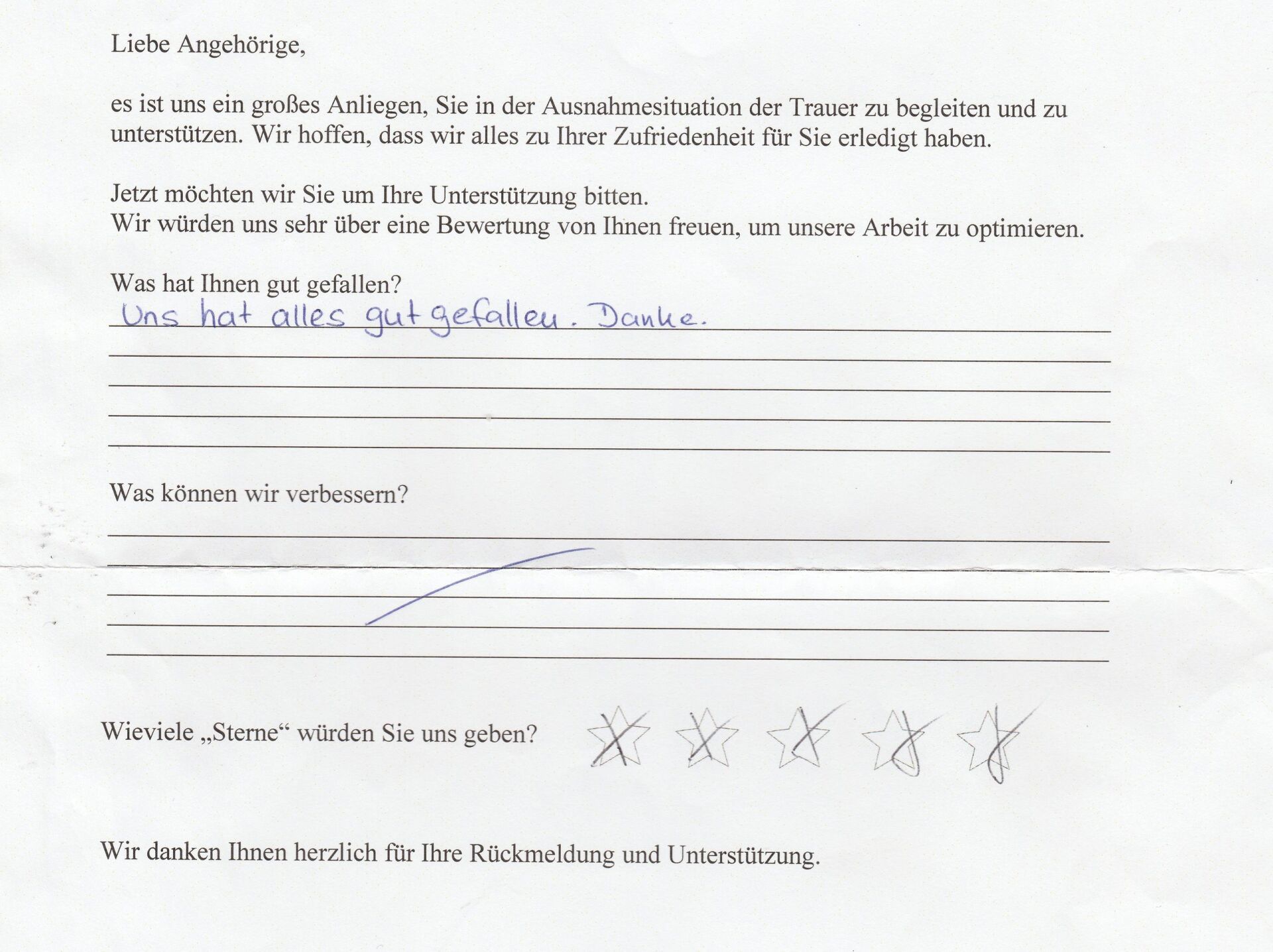 Feedback-Formular: handschriftliche Antworten, Sterne zur Bewertung, deutscher Text, ein Kunde hat eine positive Bewertung abgegeben.