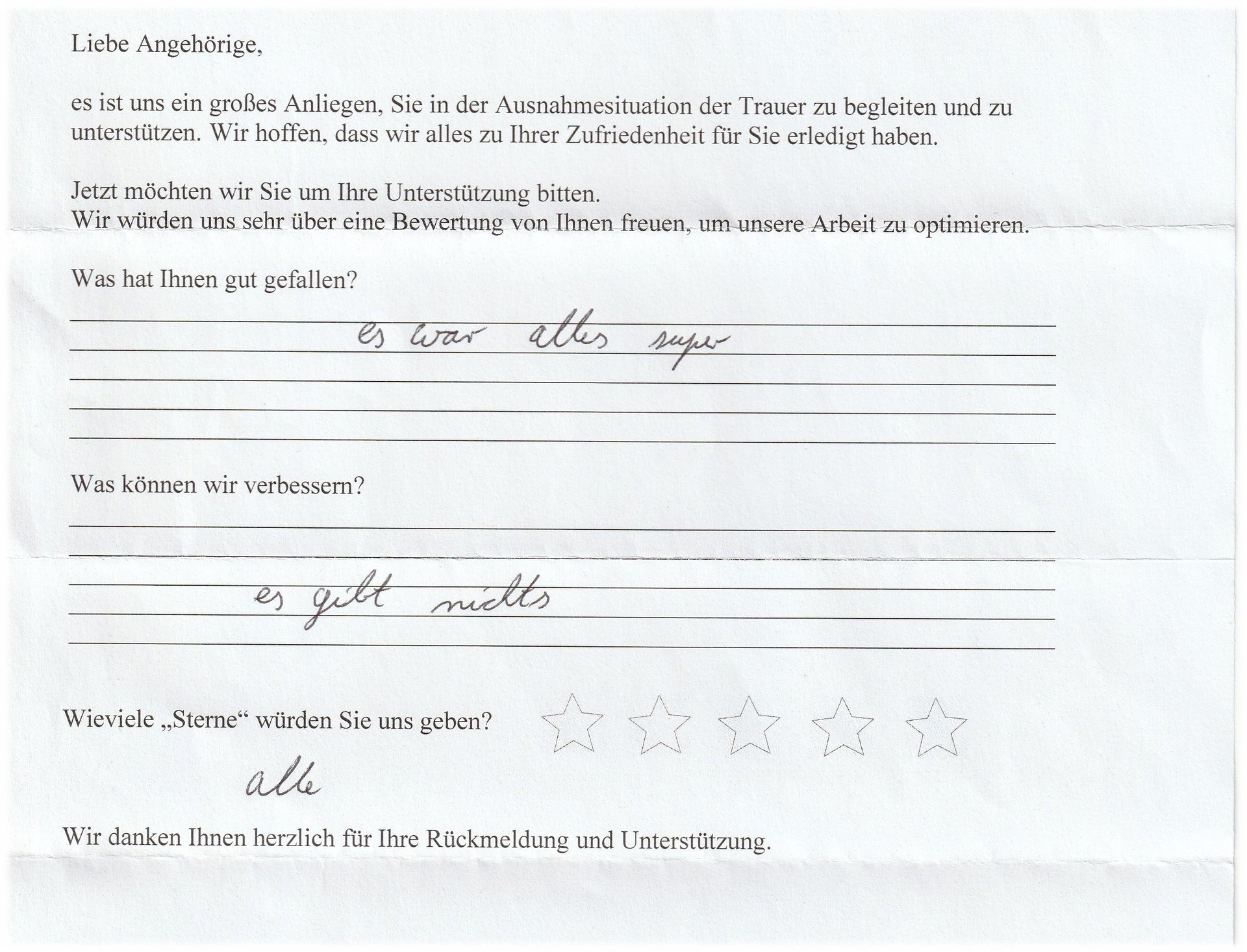 Handschriftlicher Fragebogen mit deutschem Text; ausgefüllte Antworten: „Das war keinem wichtig“ und „Ist schon in Ordnung“.