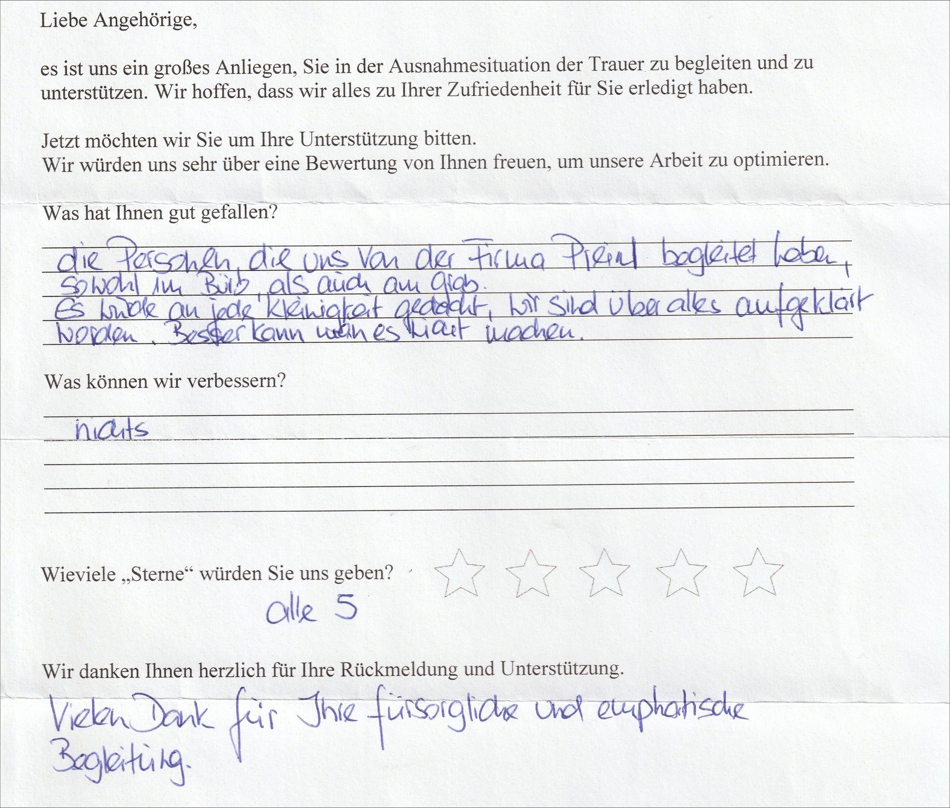 Handschriftliches Kundenfeedback auf Papier: Lobt den Service mit positiven Kommentaren und vergibt eine 5-Sterne-Bewertung.
