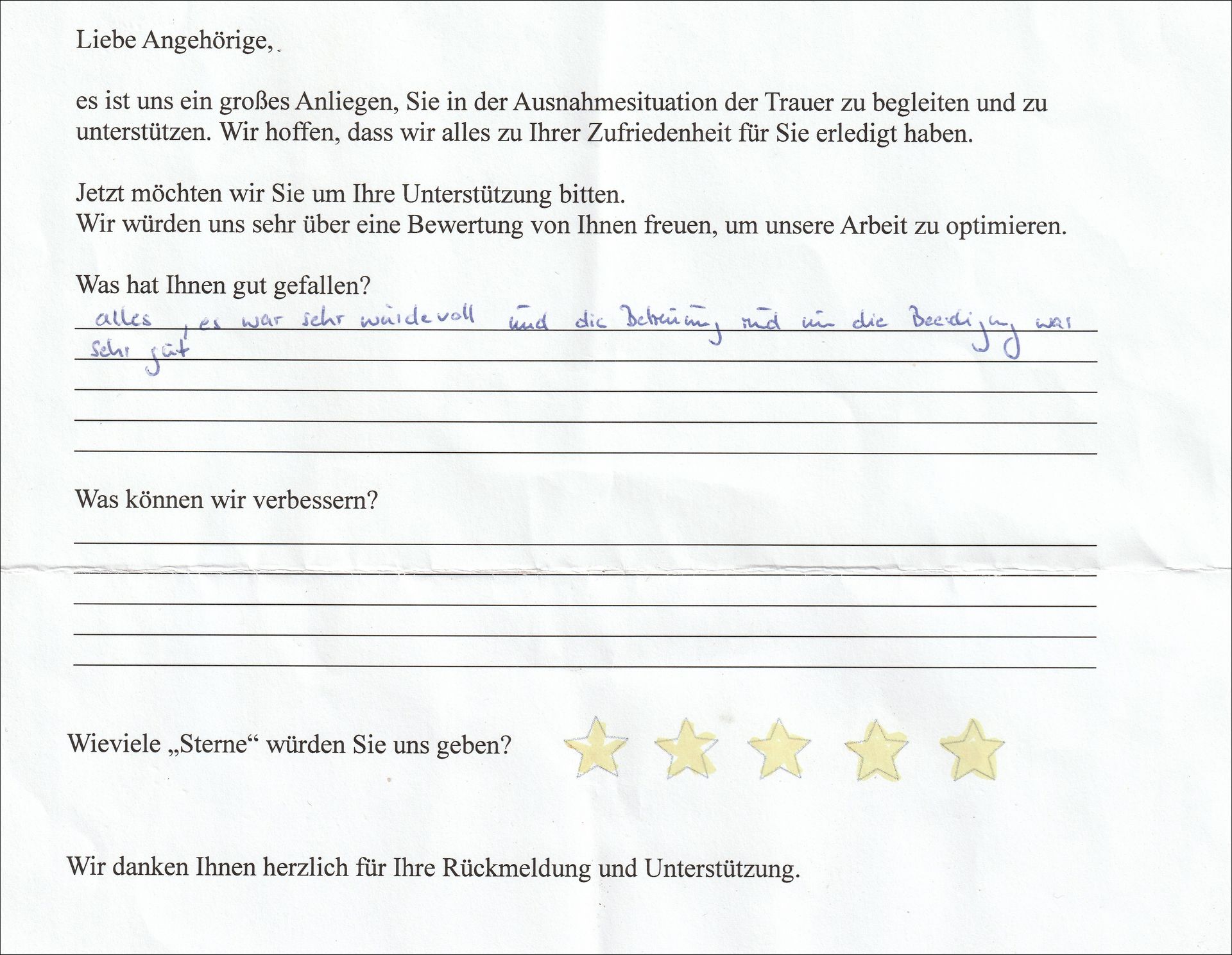Ein handschriftliches Kundenfeedbackformular mit positiven Kommentaren und 4 von 5 Sternen.