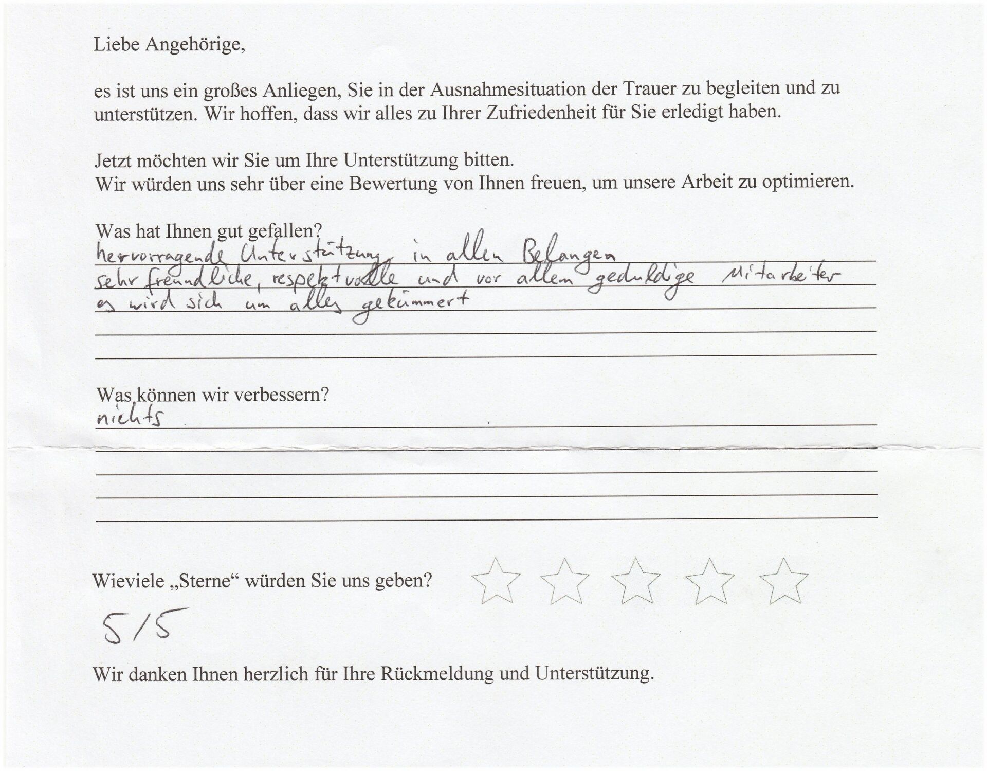 Handschriftliche Umfrage; enthält Text, Bewertungen und eine 5/5-Sterne-Bewertung.