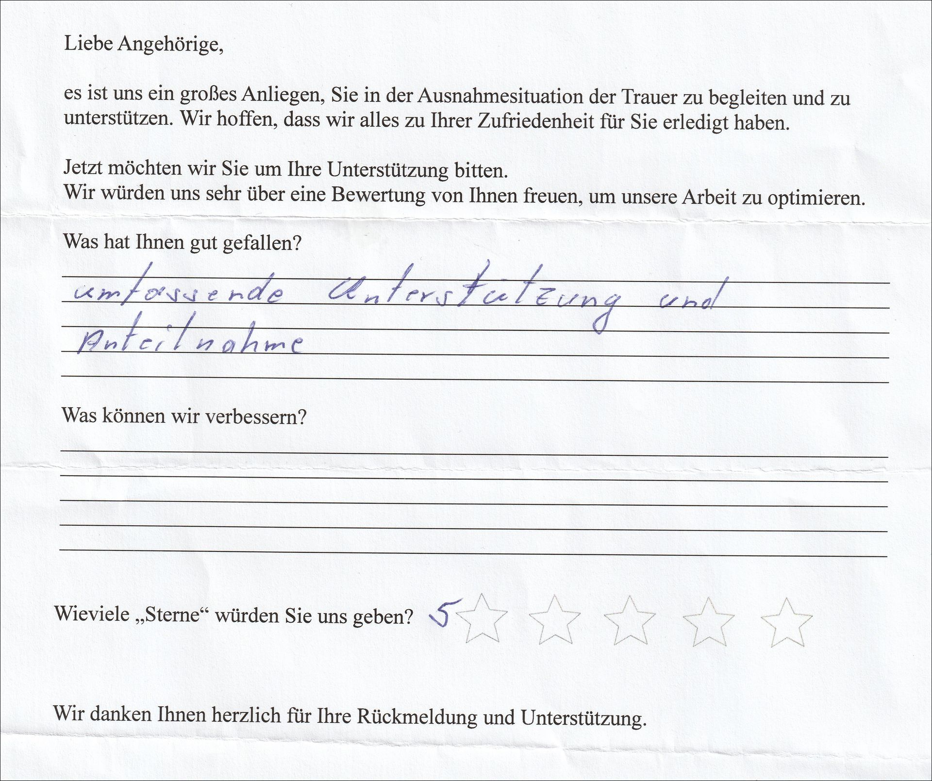 Ein handschriftliches Kundenfeedbackformular in deutscher Sprache mit Feldern für Kommentare und einer 5-Sterne-Bewertung.