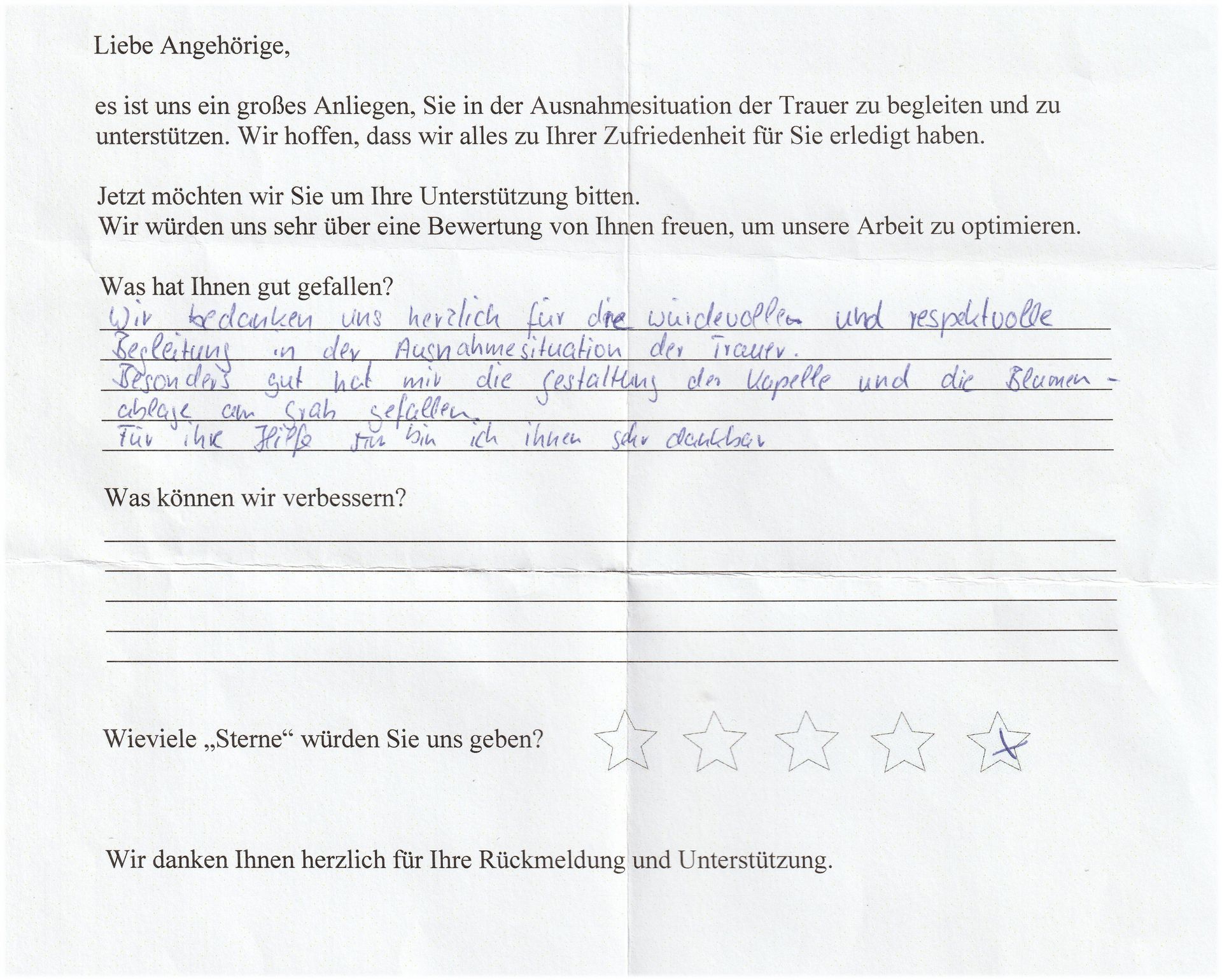 Feedback-Formular mit handschriftlichem Text und Sternebewertung, wahrscheinlich aus einer Kundenumfrage.