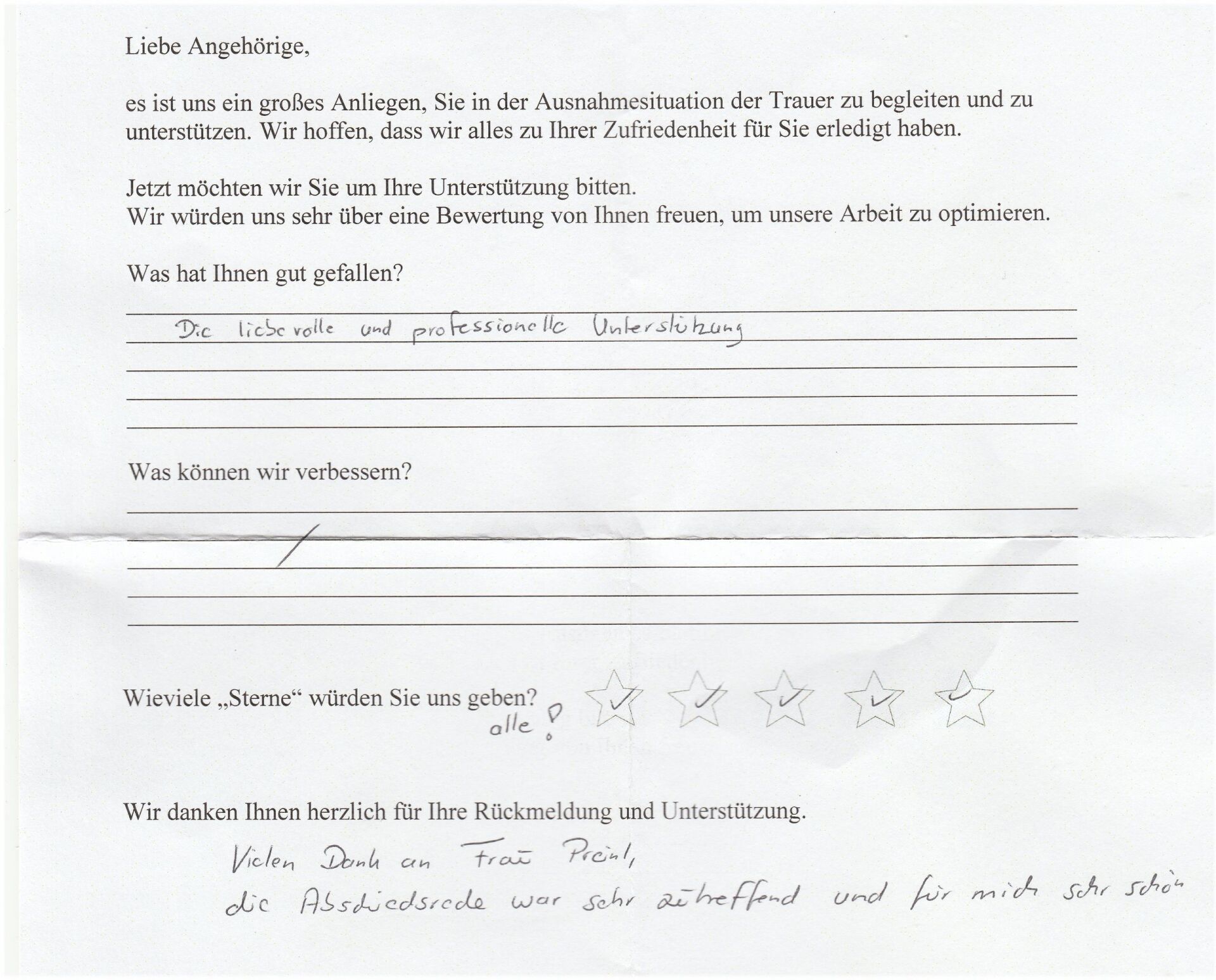 Feedback-Formular mit handschriftlichen Antworten zur Bewertung der Trauerfeier. Beinhaltet Sternebewertung und positive Kommentare.