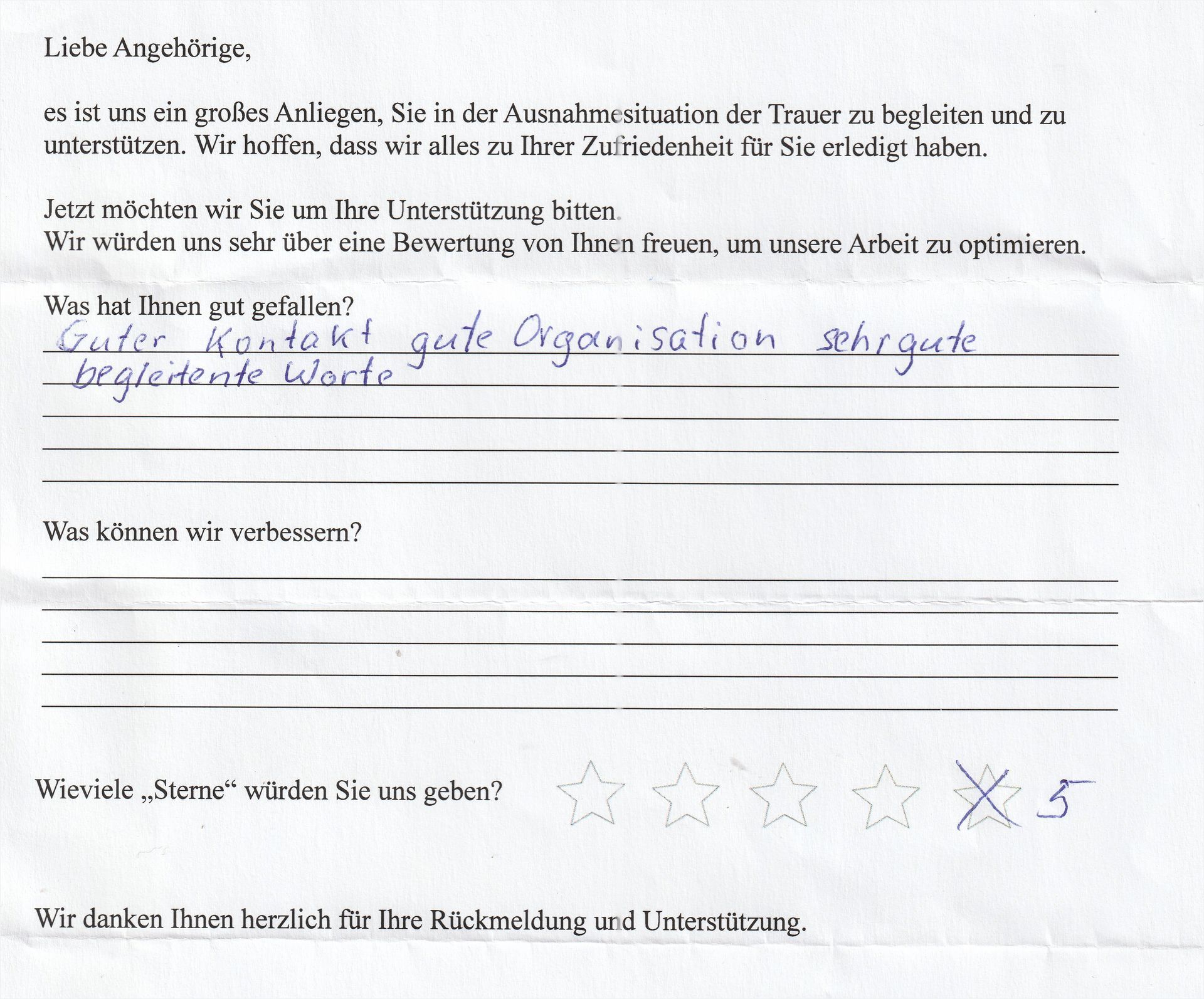 Handschriftliches Feedbackformular in deutscher Sprache. Enthält Fragen und Antworten zum Kundenerlebnis und eine 3-Sterne-Bewertung.
